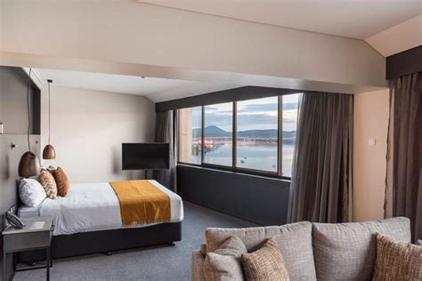 wrest point tasmania accommodation.